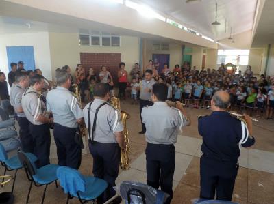 Escola Municipal Alana de Souza Barboza recebe as ações do projeto Guarda Amigo da Escola