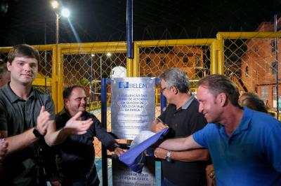 Vila da Barca ganha quadra de vôlei reformada e obras de pavimentação