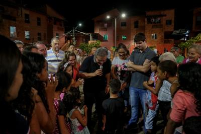 Vila da Barca ganha quadra de vôlei reformada e obras de pavimentação
