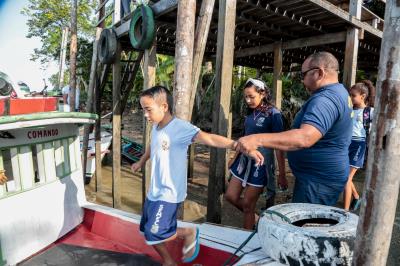 Barcos escolares municipais revolucionam o ensino nas ilhas de Belém