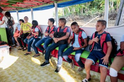 Barcos escolares municipais revolucionam o ensino nas ilhas de Belém
