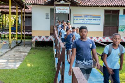 Barcos escolares municipais revolucionam o ensino nas ilhas de Belém