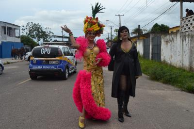 Multidão colore a orla de Icoaraci na 11ª Parada LGBTI do distrito