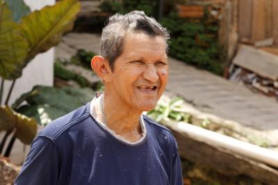 Obra de recapeamento beneficia moradores da rua Antônio Everdosa