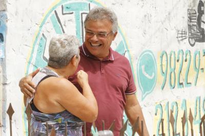 Obra de recapeamento beneficia moradores da rua Antônio Everdosa