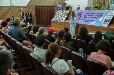 Prefeitura realiza seminário pelo fim da violência contra as mulheres
