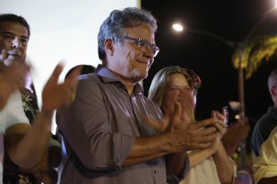 Bairro da Marambaia ganha praça totalmente reformada