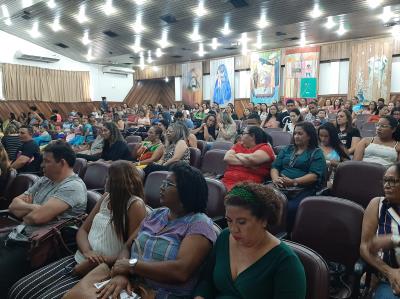 Semec realiza Seminário de Práticas de Alfabetização para professores da rede municipal