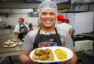 Boieiras do Ver-o-Peso aprendem técnicas de apresentação de pratos