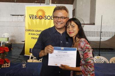 Prefeitura certifica 740 alunos e apresenta novidades para o Fundo Ver-o-Sol e Portal do Trabalhador