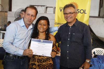 Prefeitura certifica 740 alunos e apresenta novidades para o Fundo Ver-o-Sol e Portal do Trabalhador