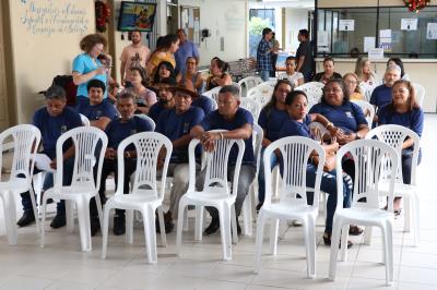 Alunos do projeto Alfabetização em Movimento, da Semec, recebem certificados