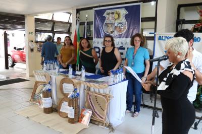 Alunos do projeto Alfabetização em Movimento, da Semec, recebem certificados