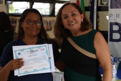 Alunos do projeto Alfabetização em Movimento, da Semec, recebem certificados