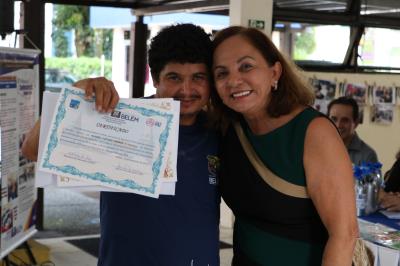 Alunos do projeto Alfabetização em Movimento, da Semec, recebem certificados
