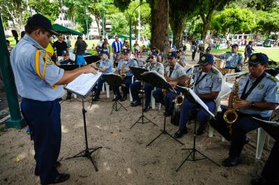 Praça da República recebeu a 57ª Feira de Adoção de Cães e Gatos neste domingo
