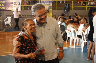 Prefeitura beneficia mais 840 famílias com novas unidades no Quinta dos Paricás