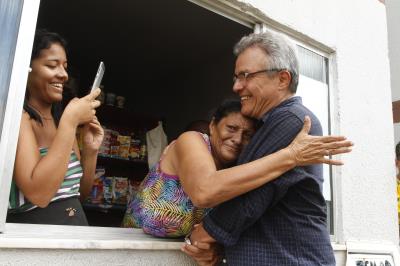 Prefeitura entrega 1.104 novas chaves de apartamentos do residencial 'Quinta dos Paricás'
