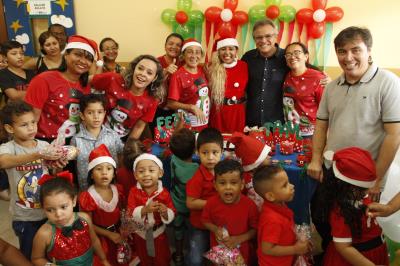 Prefeitura entrega 1.104 novas chaves de apartamentos do residencial 'Quinta dos Paricás'
