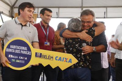 Prefeitura entrega 1.104 novas chaves de apartamentos do residencial 'Quinta dos Paricás'