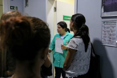 Sesma promove visita de vinculação de gestantes em maternidade da capital