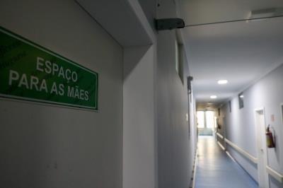 Sesma promove visita de vinculação de gestantes em maternidade da capital