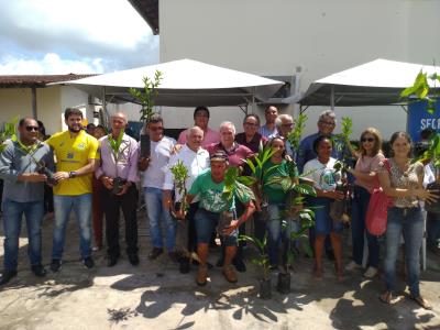 Agricultores de Mosqueiro recebem mudas e sementes da Prefeitura de Belém