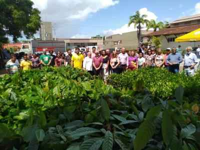 Agricultores de Mosqueiro recebem mudas e sementes da Prefeitura de Belém