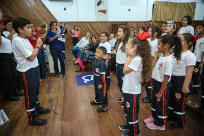Projeto Samuzinho forma crianças para primeiros-socorros e combate aos trotes
