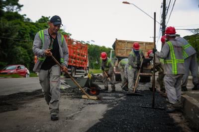 Prefeitura inicia obra de recapeamento na avenida Pedro Álvares Cabral