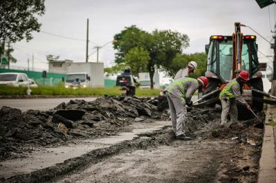 Prefeitura inicia obra de recapeamento na avenida Pedro Álvares Cabral