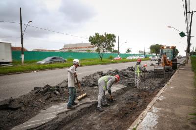 Prefeitura inicia obra de recapeamento na avenida Pedro Álvares Cabral