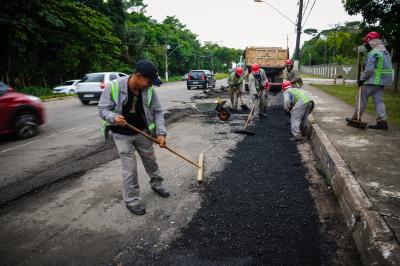 Prefeitura inicia obra de recapeamento na avenida Pedro Álvares Cabral
