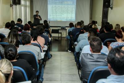 Servidores municipais participam do curso de Licitação e Contrato