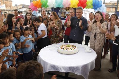 Comunidade do Benguí recebe escola reformada e climatizada