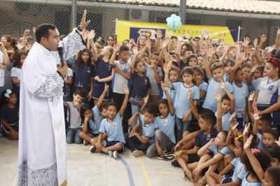 Comunidade do Benguí recebe escola reformada e climatizada