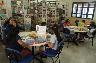Comunidade do Benguí recebe escola reformada e climatizada