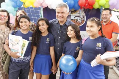 Comunidade do Benguí recebe escola reformada e climatizada