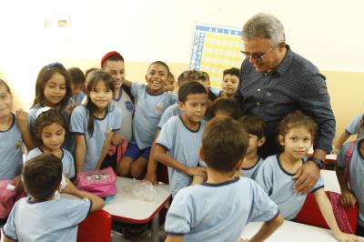 Comunidade do Benguí recebe escola reformada e climatizada