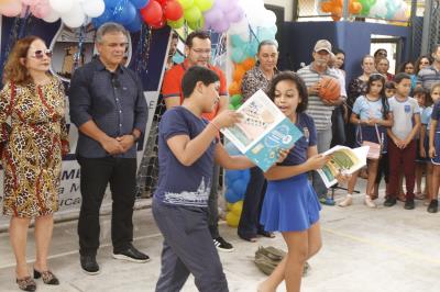 Comunidade do Benguí recebe escola reformada e climatizada