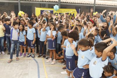 Comunidade do Benguí recebe escola reformada e climatizada