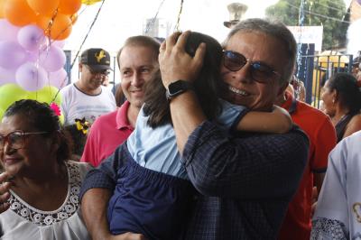 Comunidade do Benguí recebe escola reformada e climatizada