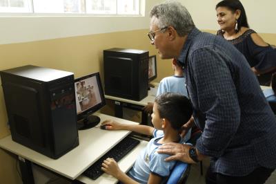 Comunidade do Benguí recebe escola reformada e climatizada