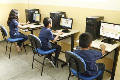 Comunidade do Benguí recebe escola reformada e climatizada