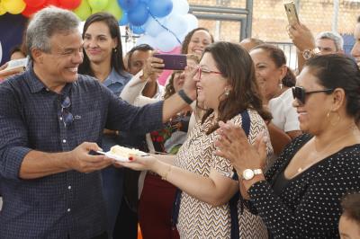 Comunidade do Benguí recebe escola reformada e climatizada