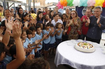 Comunidade do Benguí recebe escola reformada e climatizada