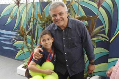 Comunidade do Benguí recebe escola reformada e climatizada