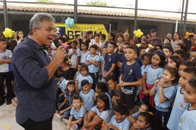 Comunidade do Benguí recebe escola reformada e climatizada
