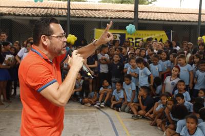 Comunidade do Benguí recebe escola reformada e climatizada