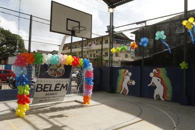 Comunidade do Benguí recebe escola reformada e climatizada